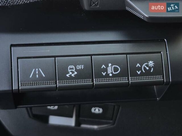 Белый Рено Megane E-Tech, объемом двигателя 0 л и пробегом 7 тыс. км за 20336 $, фото 20 на Automoto.ua