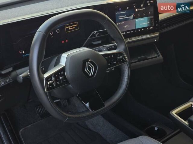 Белый Рено Megane E-Tech, объемом двигателя 0 л и пробегом 7 тыс. км за 20336 $, фото 15 на Automoto.ua