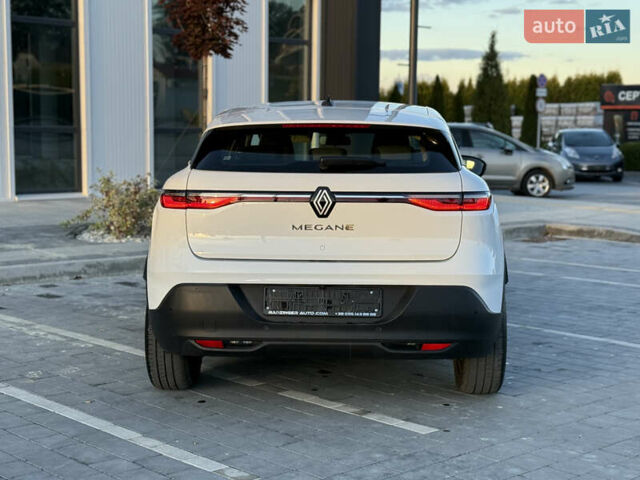 Рено Megane E-Tech 2023 в Городке на Automoto.ua Белый Рено Megane E-Tech, объемом двигателя 0 л и пробегом 18 тыс. км за 22900 $, фото 4 на Automoto.ua
