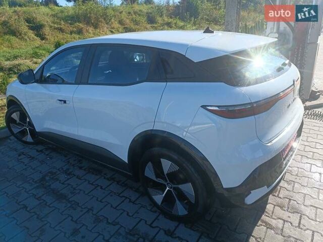 Білий Рено Megane E-Tech, об'ємом двигуна 0 л та пробігом 45 тис. км за 15700 $, фото 4 на Automoto.ua