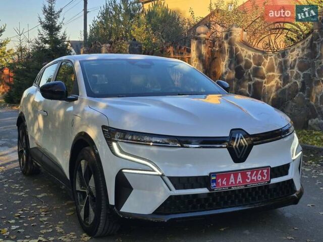Белый Рено Megane E-Tech, объемом двигателя 0 л и пробегом 7 тыс. км за 20336 $, фото 1 на Automoto.ua