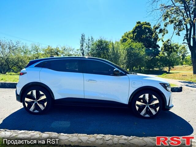 Білий Рено Megane E-Tech, об'ємом двигуна 0 л та пробігом 3 тис. км за 29500 $, фото 5 на Automoto.ua
