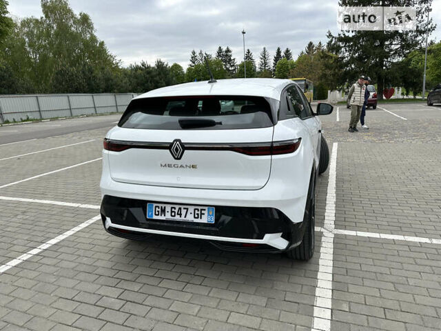 Білий Рено Megane E-Tech, об'ємом двигуна 0 л та пробігом 5 тис. км за 22500 $, фото 11 на Automoto.ua