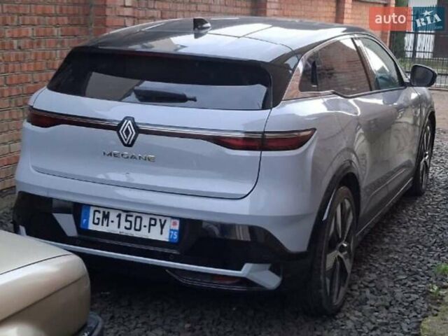 Белый Рено Megane E-Tech, объемом двигателя 0 л и пробегом 35 тыс. км за 15757 $, фото 3 на Automoto.ua
