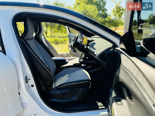 Білий Рено Megane E-Tech, об'ємом двигуна 0 л та пробігом 3 тис. км за 29500 $, фото 11 на Automoto.ua