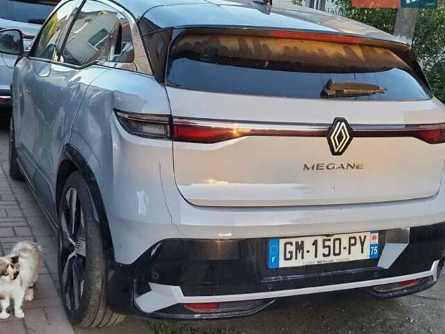 Белый Рено Megane E-Tech, объемом двигателя 0 л и пробегом 35 тыс. км за 13477 $, фото 1 на Automoto.ua