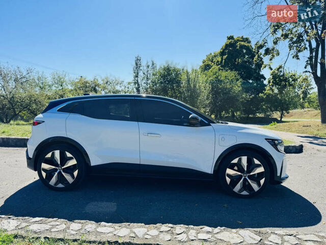 Білий Рено Megane E-Tech, об'ємом двигуна 0 л та пробігом 3 тис. км за 29500 $, фото 7 на Automoto.ua