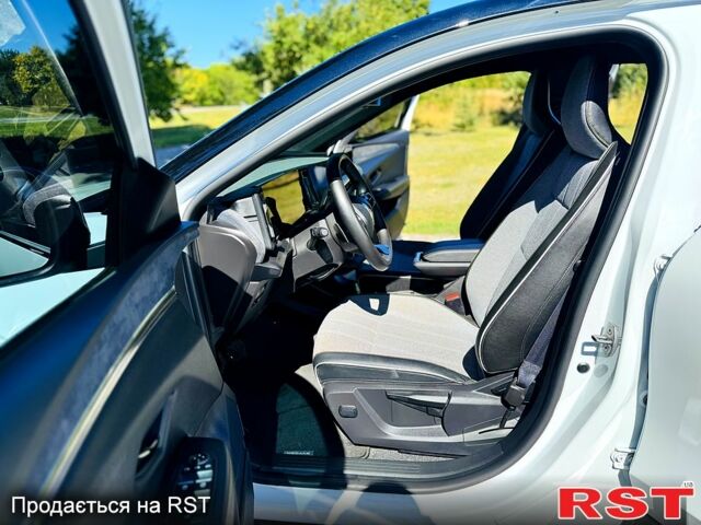 Білий Рено Megane E-Tech, об'ємом двигуна 0 л та пробігом 3 тис. км за 29500 $, фото 6 на Automoto.ua
