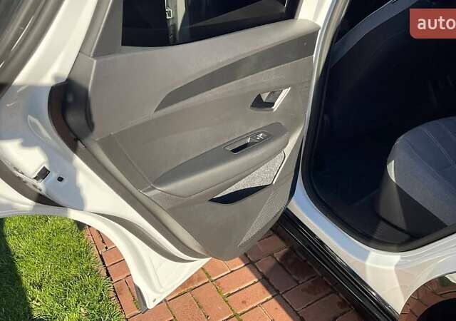 Білий Рено Megane E-Tech, об'ємом двигуна 0 л та пробігом 33 тис. км за 19700 $, фото 15 на Automoto.ua