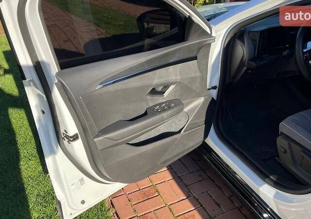 Білий Рено Megane E-Tech, об'ємом двигуна 0 л та пробігом 33 тис. км за 19700 $, фото 14 на Automoto.ua