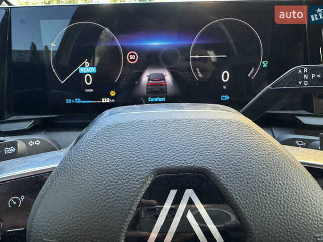 Білий Рено Megane E-Tech, об'ємом двигуна 0 л та пробігом 3 тис. км за 29500 $, фото 9 на Automoto.ua