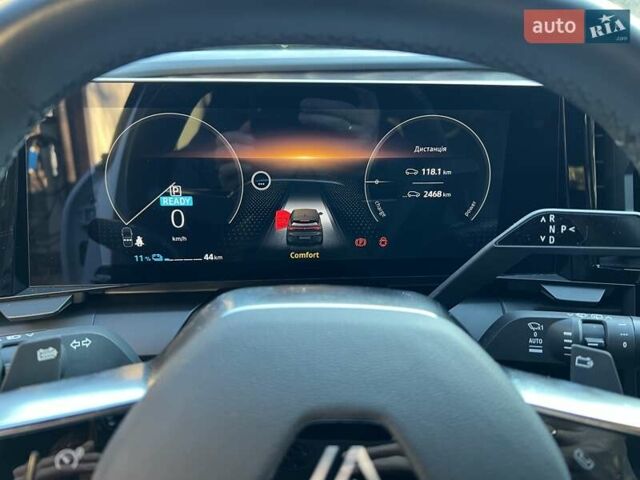 Белый Рено Megane E-Tech, объемом двигателя 0 л и пробегом 2 тыс. км за 24450 $, фото 52 на Automoto.ua