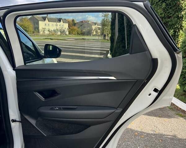 Рено Megane E-Tech 2023 в Дубно на Automoto.ua Белый Рено Megane E-Tech, объемом двигателя 0 л и пробегом 59 тыс. км за 22750 $, фото 27 на Automoto.ua