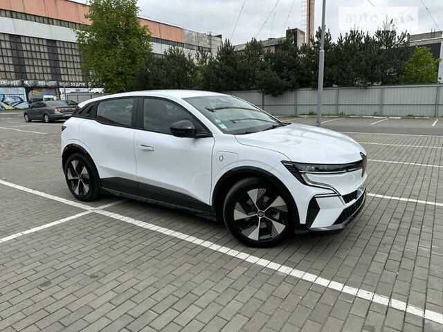 Білий Рено Megane E-Tech, об'ємом двигуна 0 л та пробігом 5 тис. км за 22500 $, фото 3 на Automoto.ua