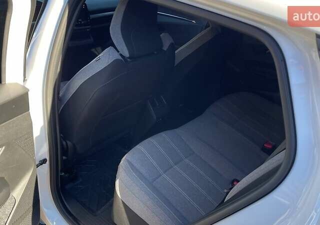 Білий Рено Megane E-Tech, об'ємом двигуна 0 л та пробігом 33 тис. км за 19700 $, фото 12 на Automoto.ua