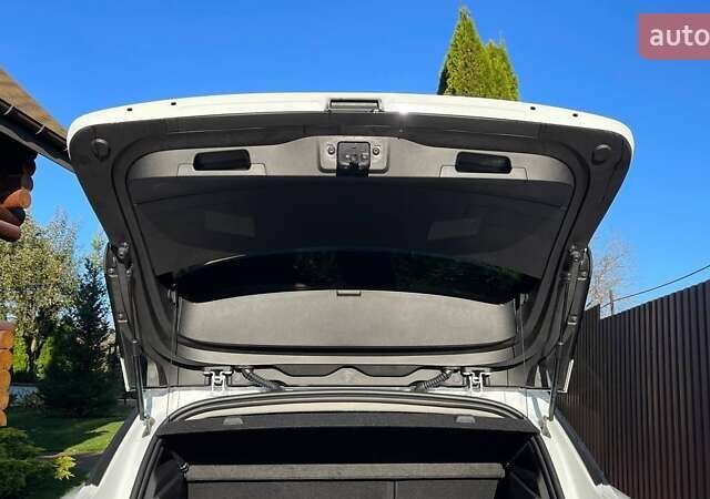 Білий Рено Megane E-Tech, об'ємом двигуна 0 л та пробігом 33 тис. км за 19700 $, фото 16 на Automoto.ua