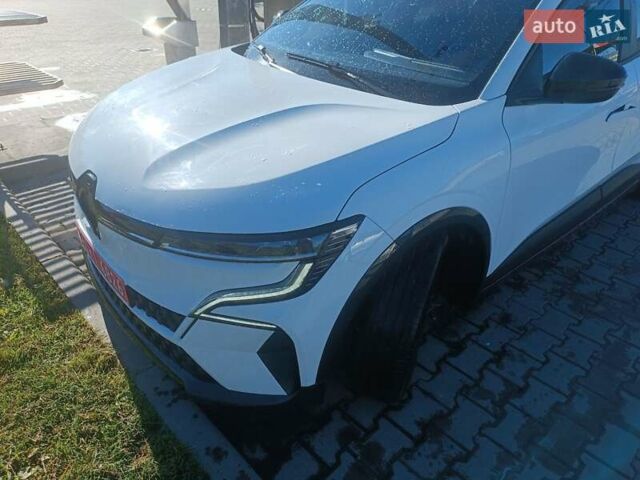 Білий Рено Megane E-Tech, об'ємом двигуна 0 л та пробігом 45 тис. км за 15700 $, фото 3 на Automoto.ua