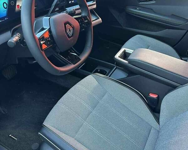 Белый Рено Megane E-Tech, объемом двигателя 0 л и пробегом 6 тыс. км за 20700 $, фото 9 на Automoto.ua