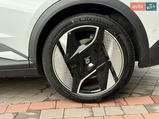 Білий Рено Megane E-Tech, об'ємом двигуна 0 л та пробігом 10 тис. км за 19700 $, фото 13 на Automoto.ua
