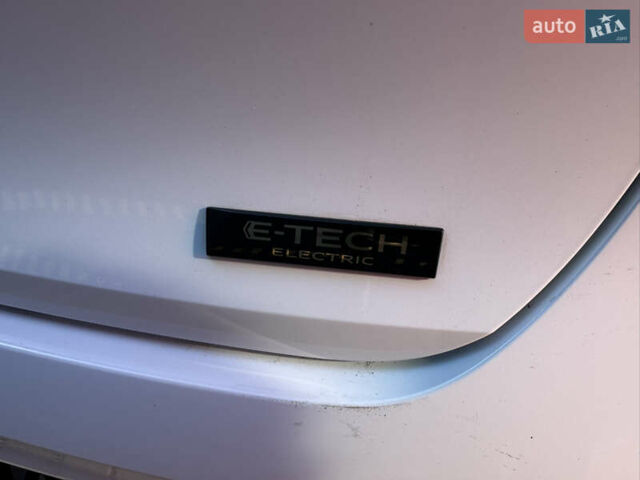 Білий Рено Megane E-Tech, об'ємом двигуна 0 л та пробігом 3 тис. км за 20500 $, фото 22 на Automoto.ua