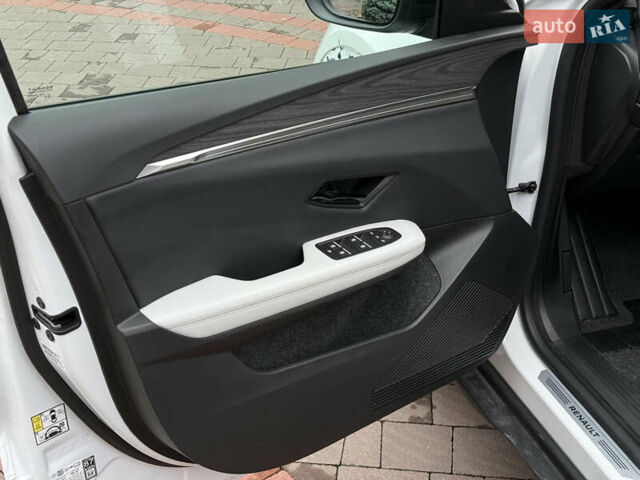Білий Рено Megane E-Tech, об'ємом двигуна 0 л та пробігом 10 тис. км за 19700 $, фото 37 на Automoto.ua