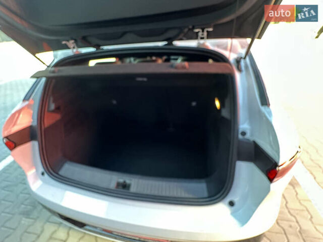 Білий Рено Megane E-Tech, об'ємом двигуна 0 л та пробігом 3 тис. км за 20500 $, фото 27 на Automoto.ua