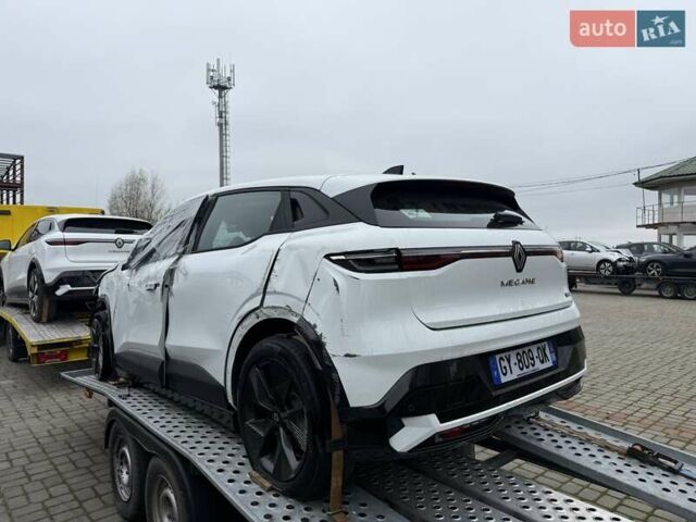 Белый Рено Megane E-Tech, объемом двигателя 0 л и пробегом 10 тыс. км за 9900 $, фото 4 на Automoto.ua