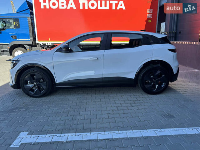 Білий Рено Megane E-Tech, об'ємом двигуна 0 л та пробігом 3 тис. км за 20500 $, фото 8 на Automoto.ua