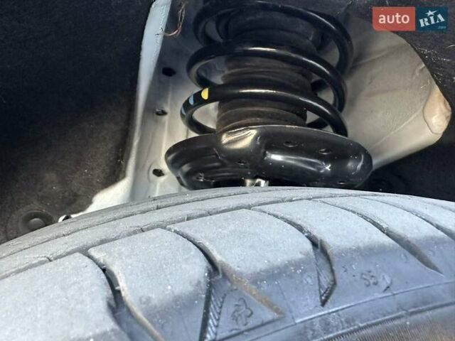 Белый Рено Megane E-Tech, объемом двигателя 0 л и пробегом 6 тыс. км за 20700 $, фото 5 на Automoto.ua