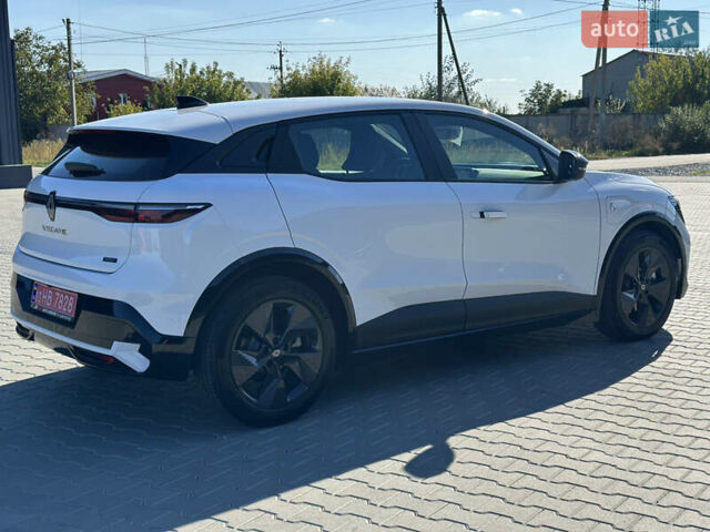 Білий Рено Megane E-Tech, об'ємом двигуна 0 л та пробігом 3 тис. км за 20500 $, фото 2 на Automoto.ua