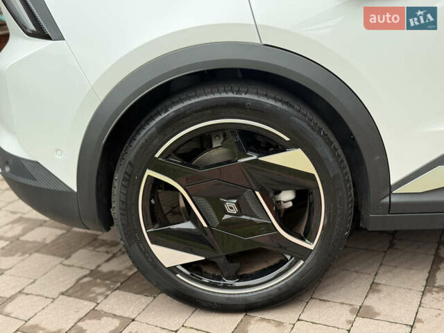 Білий Рено Megane E-Tech, об'ємом двигуна 0 л та пробігом 10 тис. км за 19700 $, фото 25 на Automoto.ua
