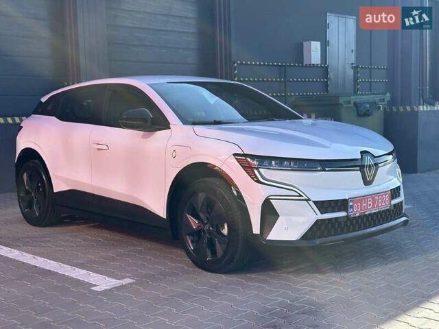 Белый Рено Megane E-Tech, объемом двигателя 0 л и пробегом 6 тыс. км за 20700 $, фото 11 на Automoto.ua