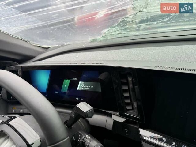 Белый Рено Megane E-Tech, объемом двигателя 0 л и пробегом 10 тыс. км за 9900 $, фото 8 на Automoto.ua