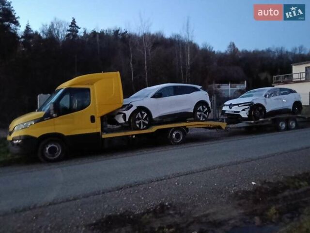 Белый Рено Megane E-Tech, объемом двигателя 0 л и пробегом 10 тыс. км за 9900 $, фото 11 на Automoto.ua