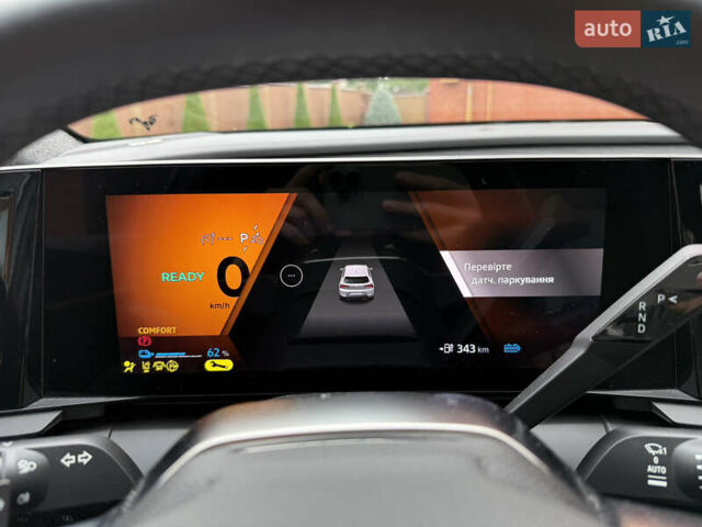Білий Рено Megane E-Tech, об'ємом двигуна 0 л та пробігом 10 тис. км за 19700 $, фото 59 на Automoto.ua