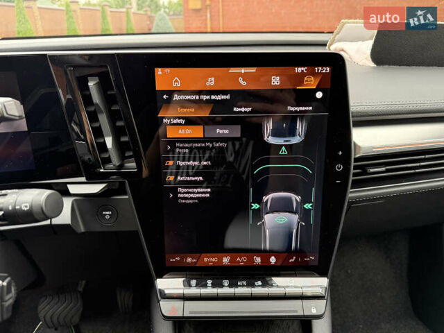 Білий Рено Megane E-Tech, об'ємом двигуна 0 л та пробігом 10 тис. км за 19700 $, фото 57 на Automoto.ua
