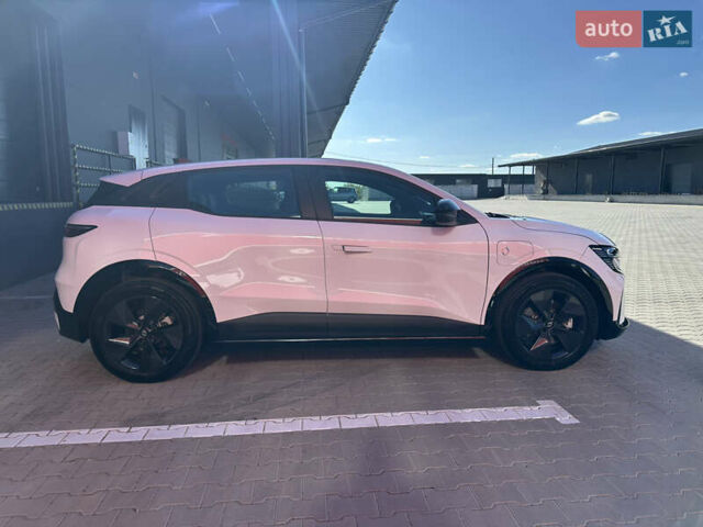 Білий Рено Megane E-Tech, об'ємом двигуна 0 л та пробігом 3 тис. км за 20500 $, фото 10 на Automoto.ua