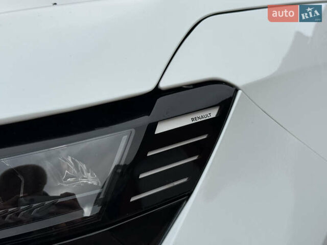 Білий Рено Megane E-Tech, об'ємом двигуна 0 л та пробігом 10 тис. км за 19700 $, фото 33 на Automoto.ua