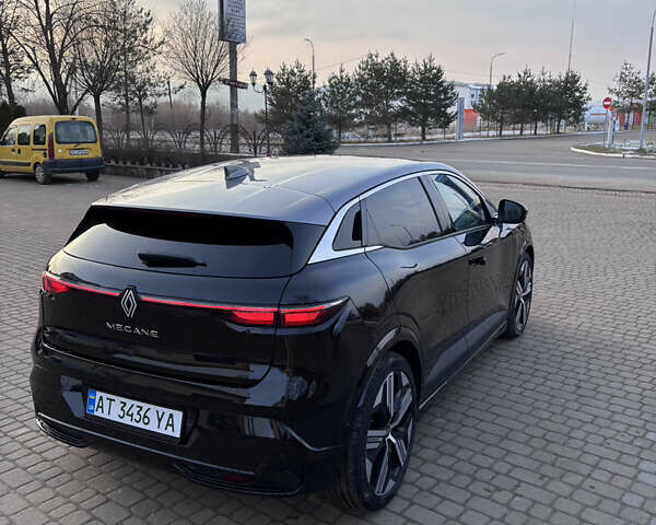 Черный Рено Megane E-Tech, объемом двигателя 0 л и пробегом 12 тыс. км за 20500 $, фото 5 на Automoto.ua