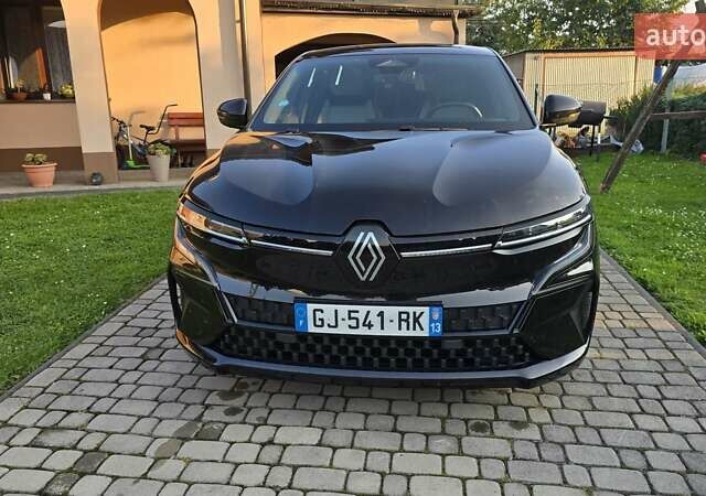 Чорний Рено Megane E-Tech, об'ємом двигуна 0 л та пробігом 103 тис. км за 19200 $, фото 1 на Automoto.ua