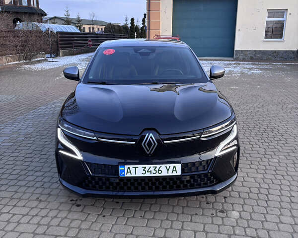 Черный Рено Megane E-Tech, объемом двигателя 0 л и пробегом 12 тыс. км за 20500 $, фото 1 на Automoto.ua