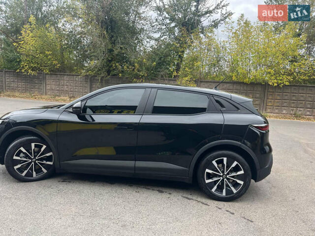 Черный Рено Megane E-Tech, объемом двигателя 0 л и пробегом 60 тыс. км за 19500 $, фото 2 на Automoto.ua