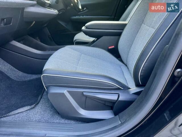 Чорний Рено Megane E-Tech, об'ємом двигуна 0 л та пробігом 4 тис. км за 14500 $, фото 70 на Automoto.ua