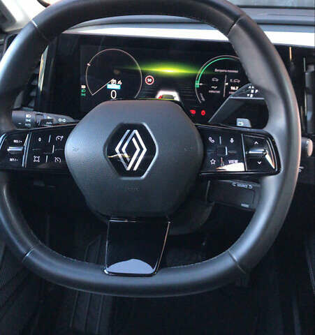 Черный Рено Megane E-Tech, объемом двигателя 0 л и пробегом 107 тыс. км за 17999 $, фото 7 на Automoto.ua