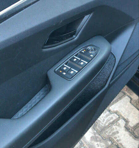 Черный Рено Megane E-Tech, объемом двигателя 0 л и пробегом 107 тыс. км за 17999 $, фото 11 на Automoto.ua