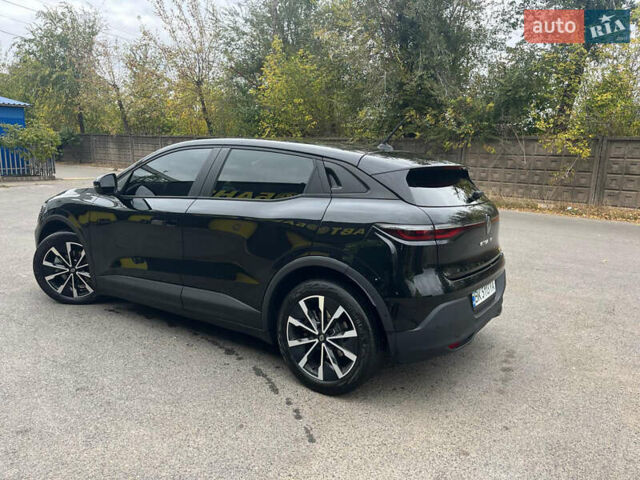 Черный Рено Megane E-Tech, объемом двигателя 0 л и пробегом 60 тыс. км за 19500 $, фото 1 на Automoto.ua