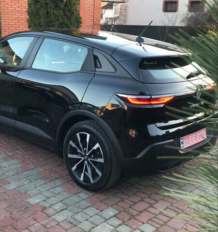 Черный Рено Megane E-Tech, объемом двигателя 0 л и пробегом 107 тыс. км за 17999 $, фото 3 на Automoto.ua