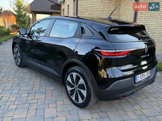 Черный Рено Megane E-Tech, объемом двигателя 0 л и пробегом 4 тыс. км за 22900 $, фото 4 на Automoto.ua