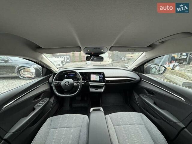Черный Рено Megane E-Tech, объемом двигателя 0 л и пробегом 72 тыс. км за 21999 $, фото 10 на Automoto.ua
