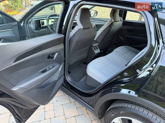 Черный Рено Megane E-Tech, объемом двигателя 0 л и пробегом 4 тыс. км за 22900 $, фото 22 на Automoto.ua